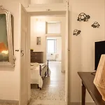 Porto Antico Apartment *